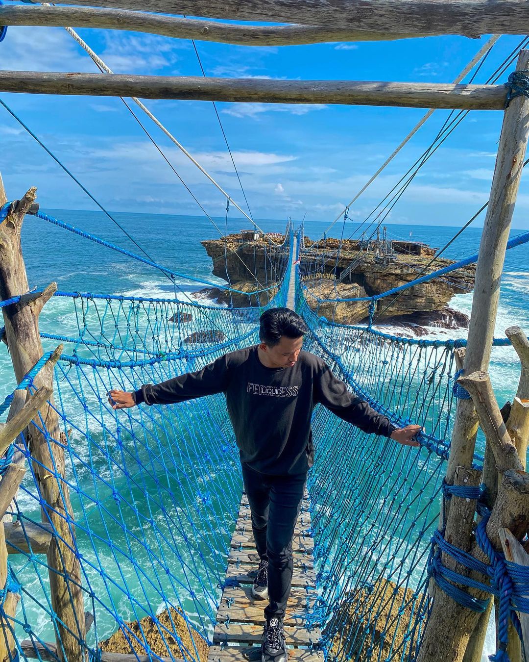 Spot Foto Menarik Pantai Timang Spot Foto Menarik Pantai Timang